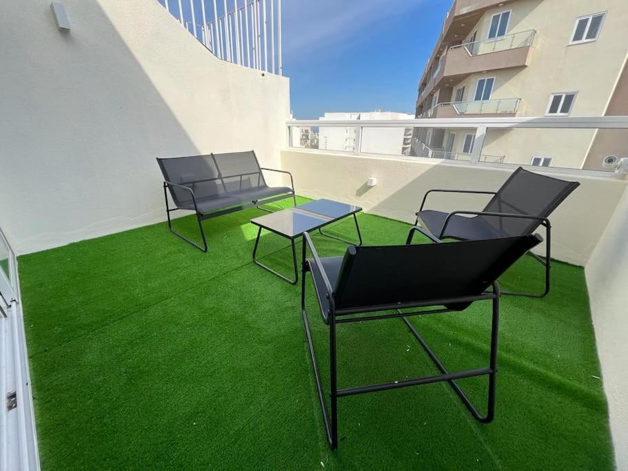 Апартаменты Penthouse St Paul'S Bay Сент-Полс-Бей Экстерьер фото