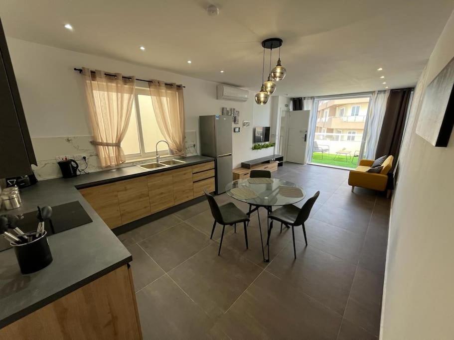 Апартаменты Penthouse St Paul'S Bay Сент-Полс-Бей Экстерьер фото